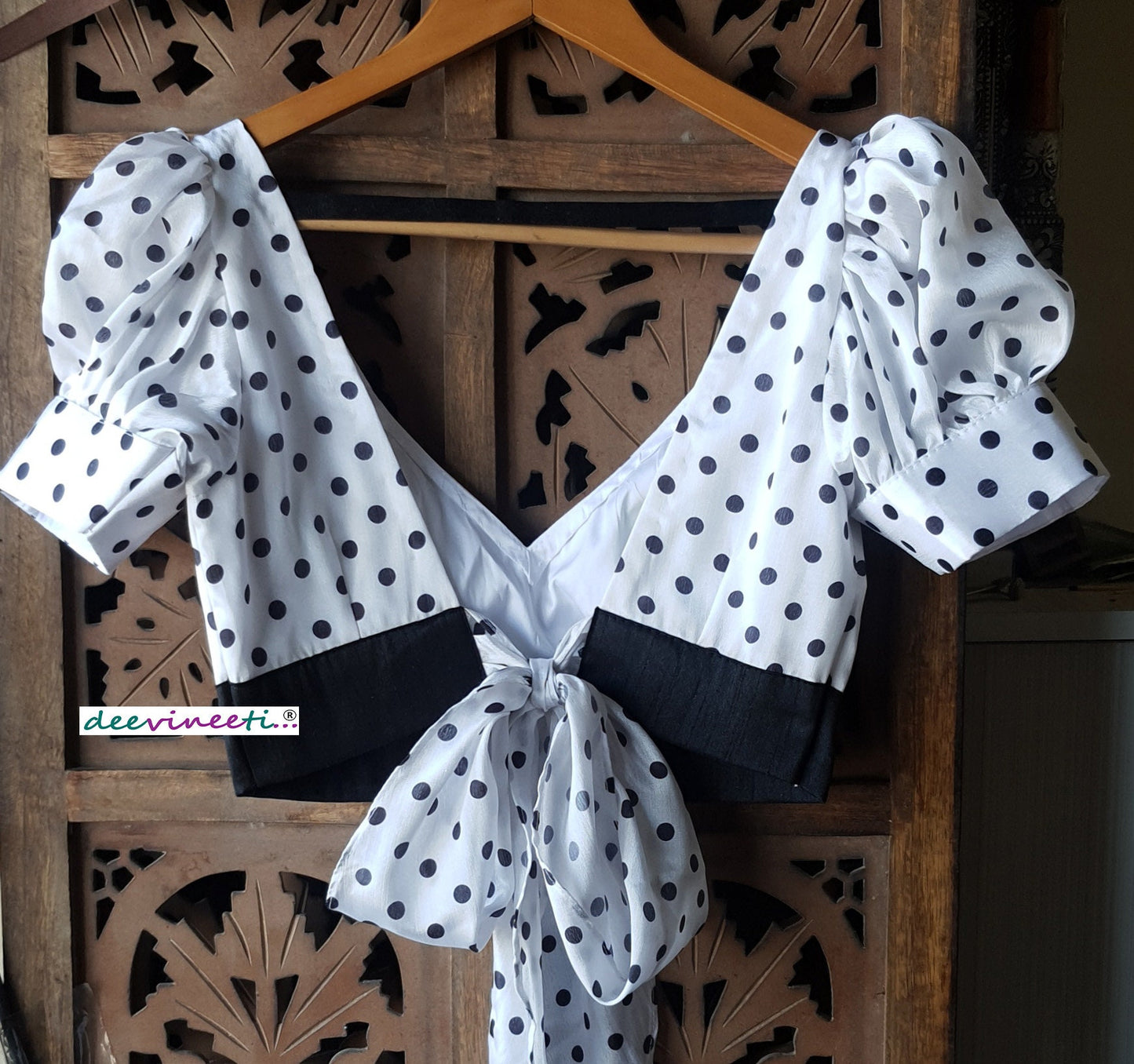 Black and White Polka Dot Puff Sleeves Blouse DVBL_242