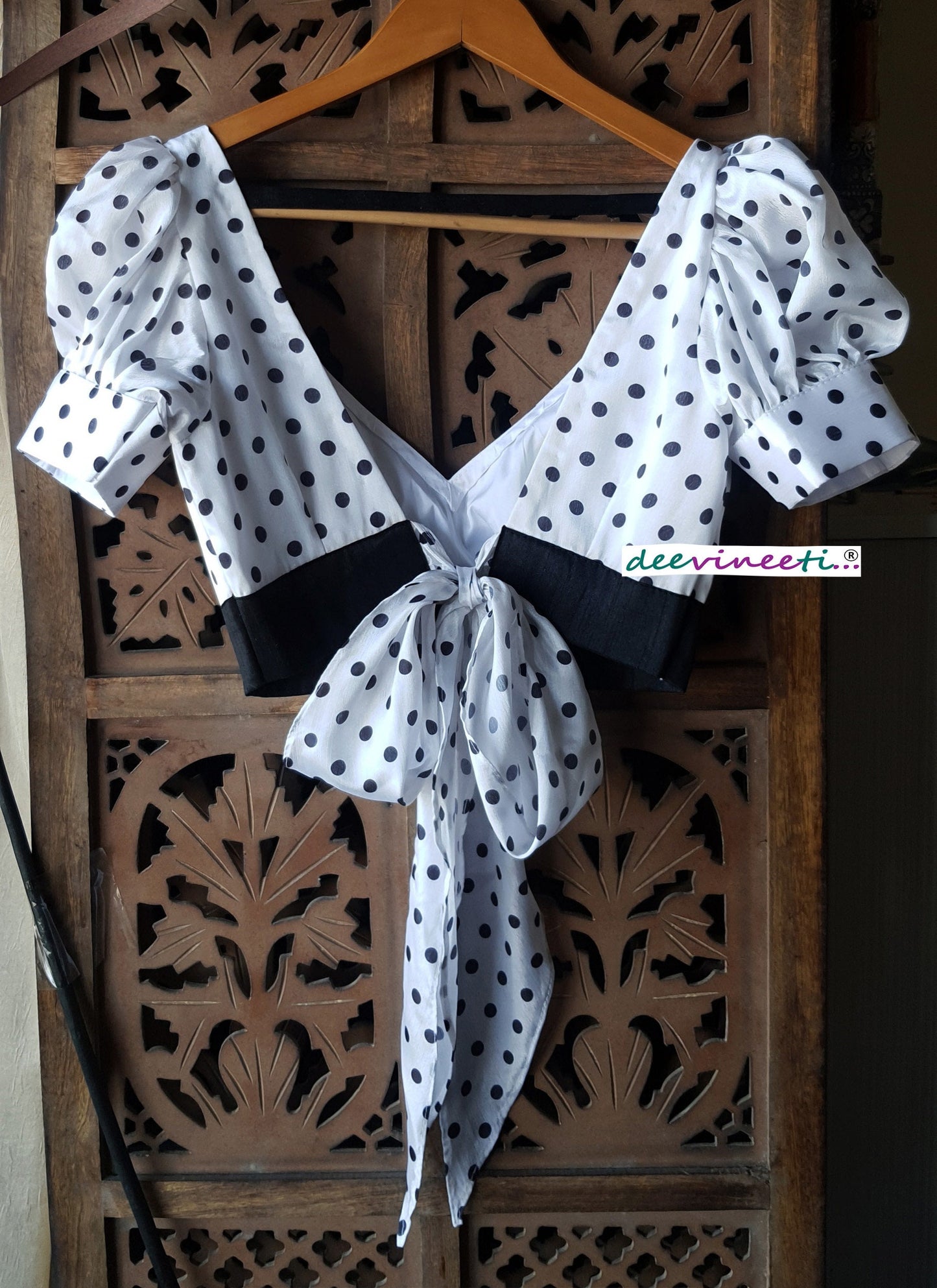 Black and White Polka Dot Puff Sleeves Blouse DVBL_242