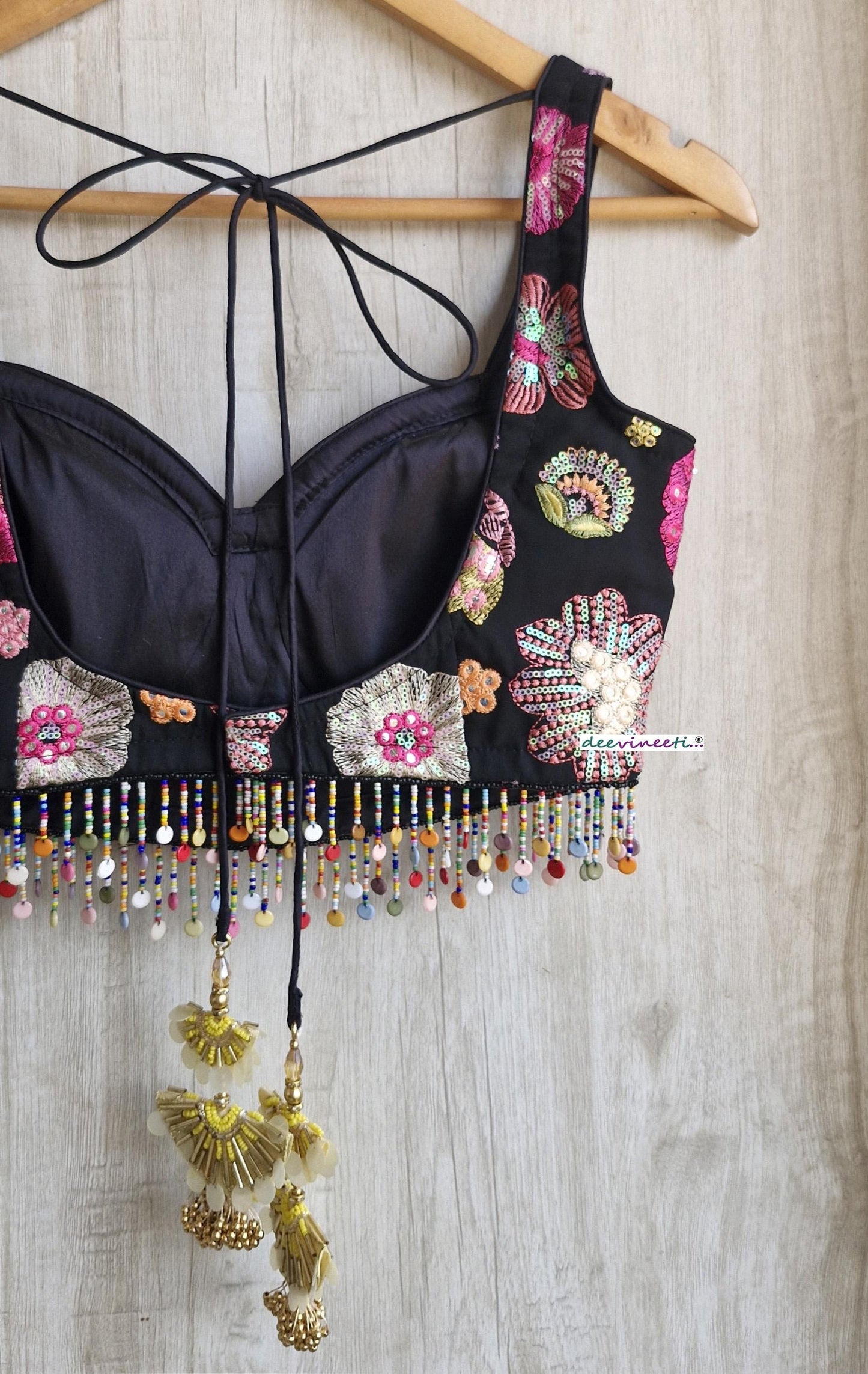 Black Embroidered Georgette Sweetheart Neck DVBL_311