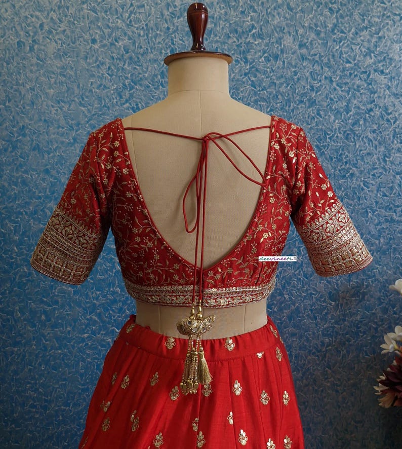 Designer Bridal Red Embroidered Silk Lehenga Choli DVMTD_0256
